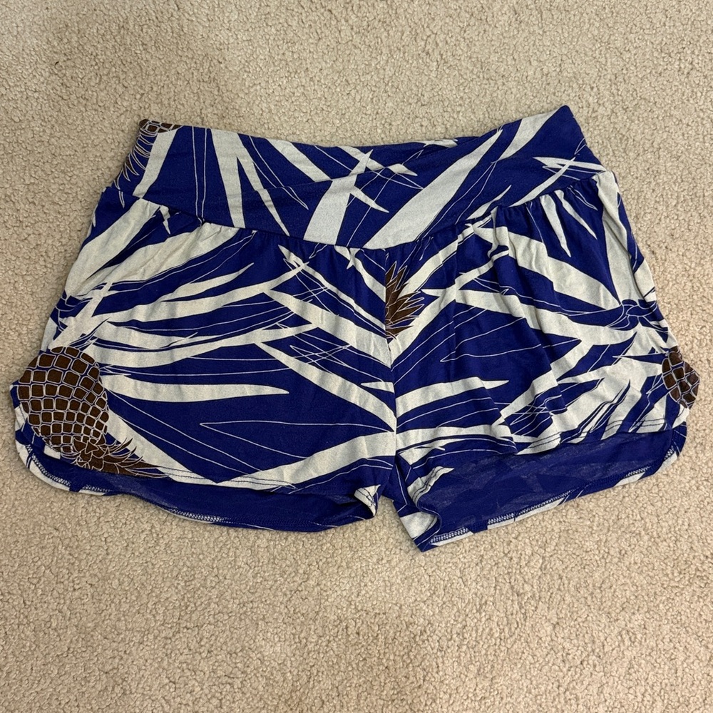Fighting Eel Pineapple Shorts